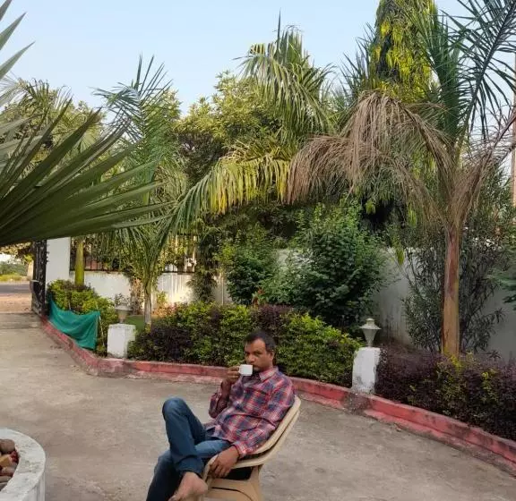 ホテル Khajuraho Inn