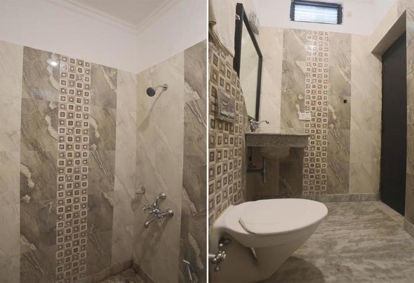 Отель Khajuraho Inn