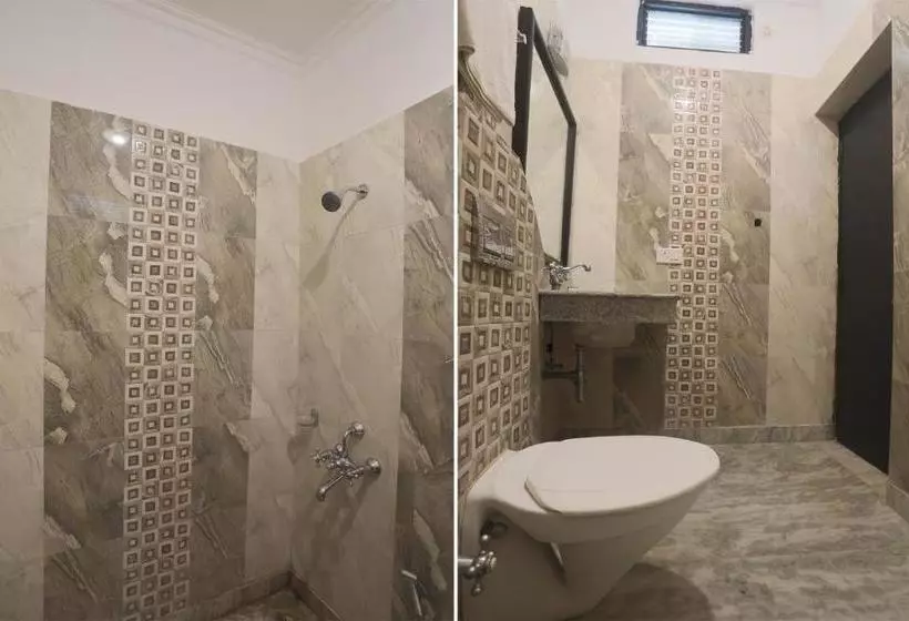 ホテル Khajuraho Inn