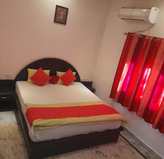 Отель Khajuraho Inn