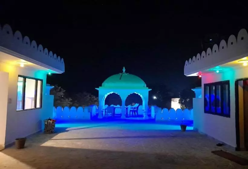 ホテル Khajuraho Inn