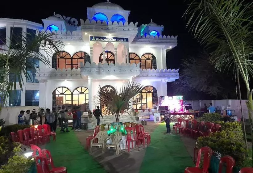 ホテル Khajuraho Inn