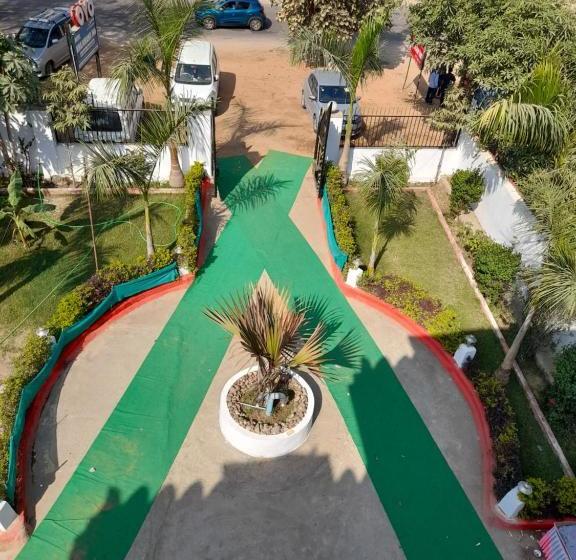 Отель Khajuraho Inn