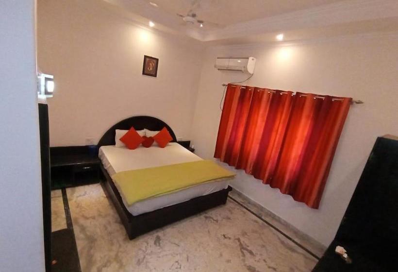 Отель Khajuraho Inn