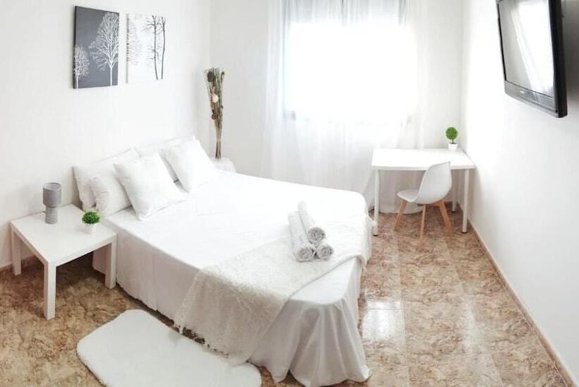 בית מלון כפרי M5 Valencia Aeropuerto