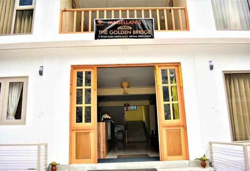 Hotelli Magellan's The Golden Bridge