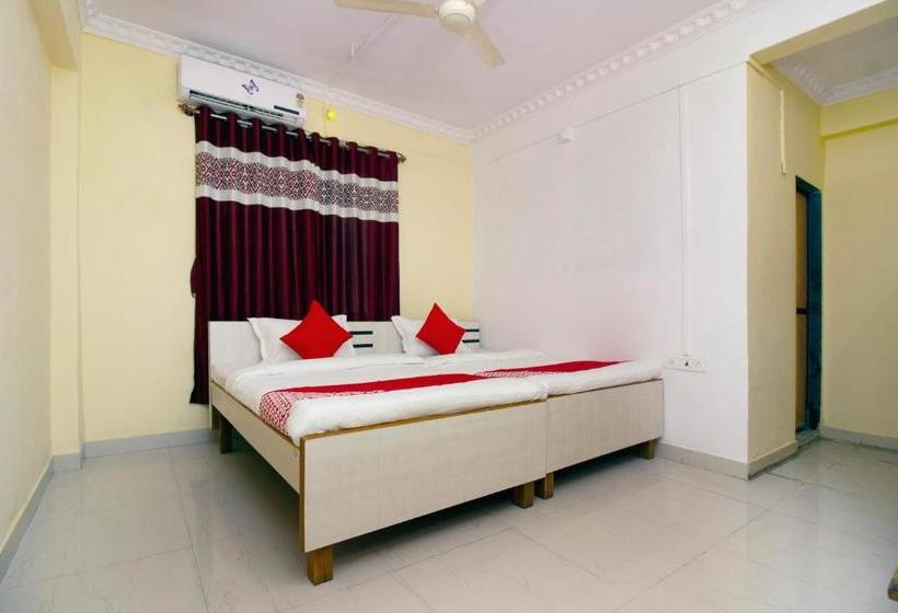 호텔 Oyo 30093  Sai Shraddha
