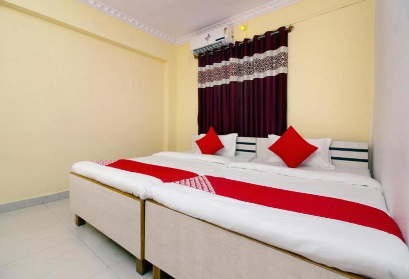 호텔 Oyo 30093  Sai Shraddha