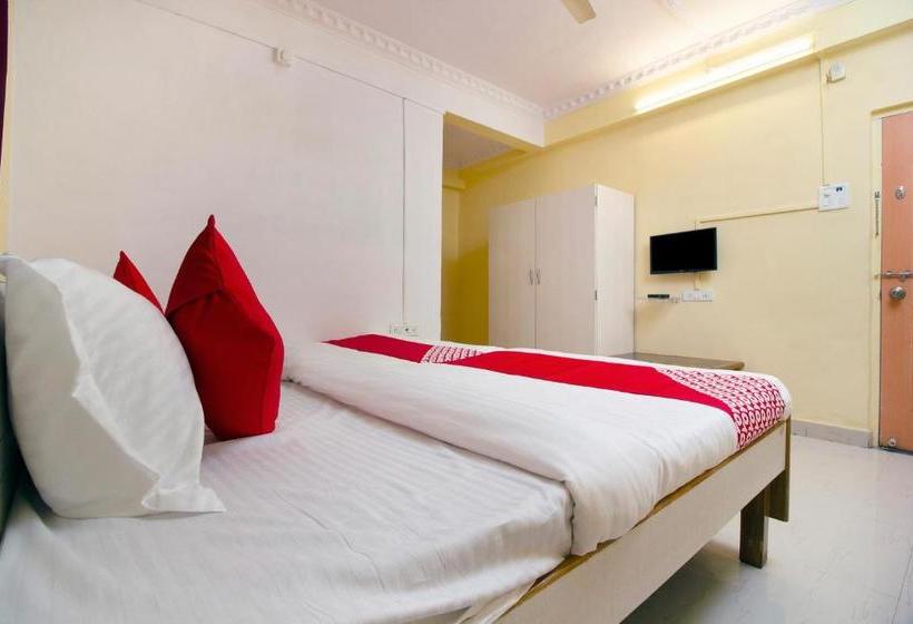 호텔 Oyo 30093  Sai Shraddha