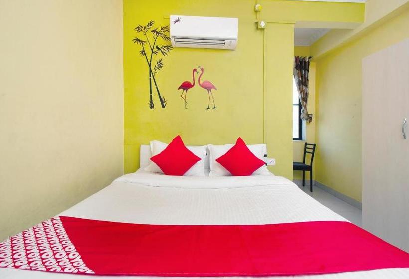 호텔 Oyo 30093  Sai Shraddha