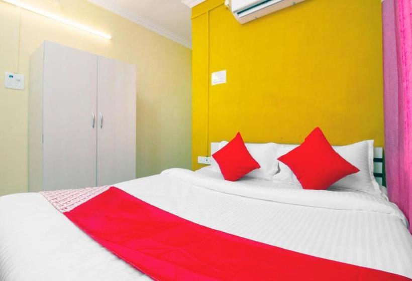 호텔 Oyo 30093  Sai Shraddha