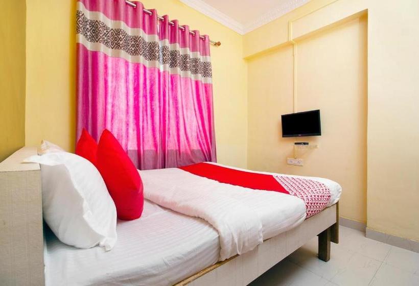 호텔 Oyo 30093  Sai Shraddha