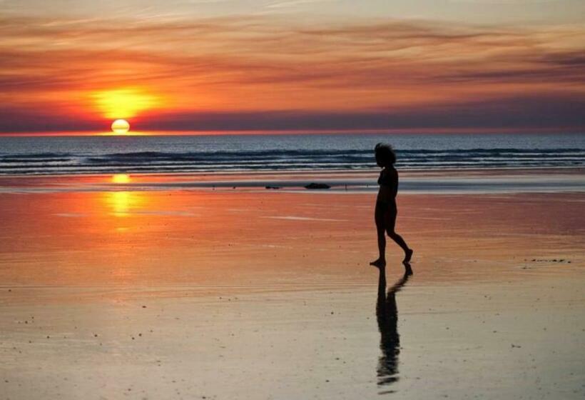 Hotel Shinjini Beach Resort