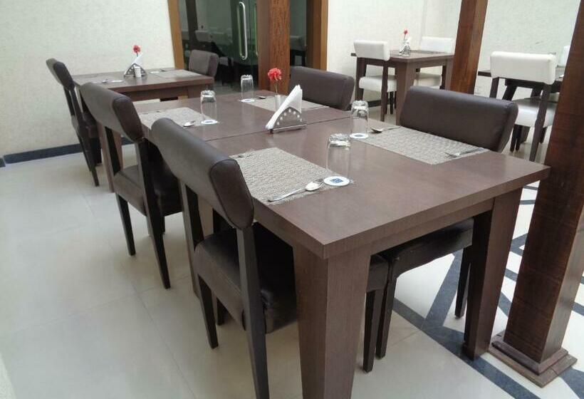 Hotel Shinjini Beach Resort