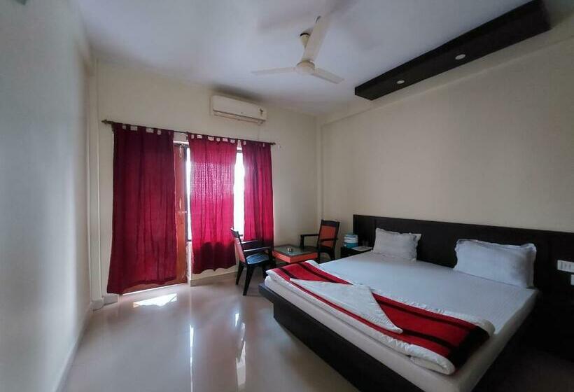 Hotel Shinjini Beach Resort