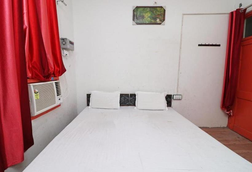 Hotel Spot On 37270 Apna Niwas