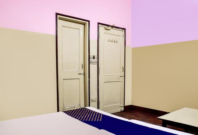 Отель Spot On 68497 Vinar