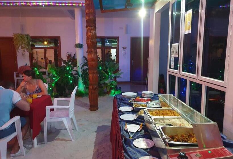 هتل Summer Sky Thoddoo