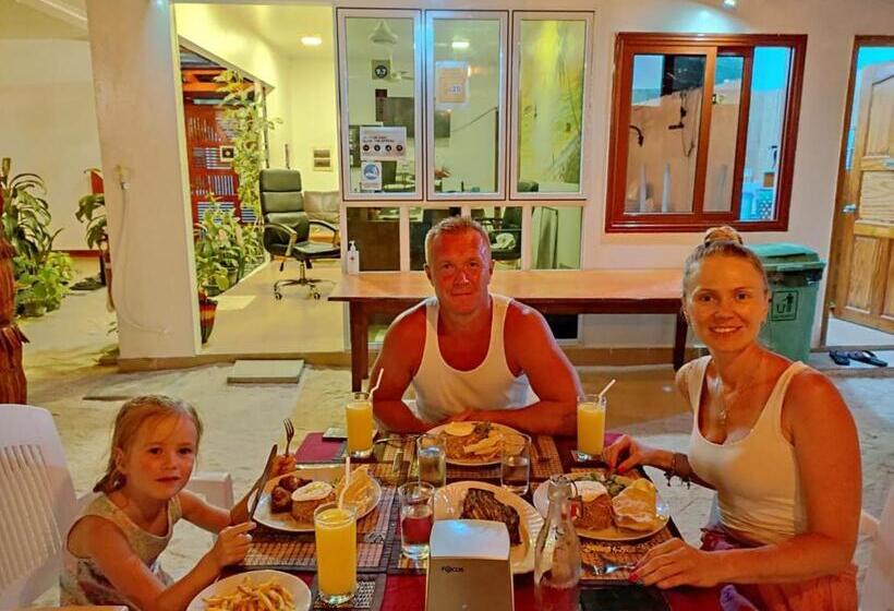 هتل Summer Sky Thoddoo