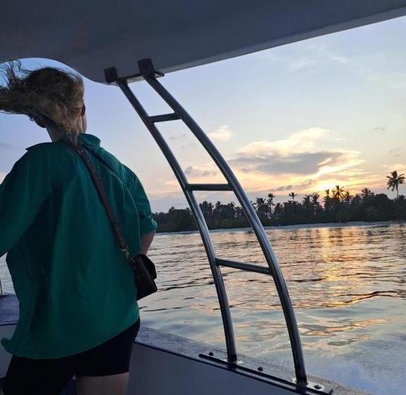 هتل Summer Sky Thoddoo