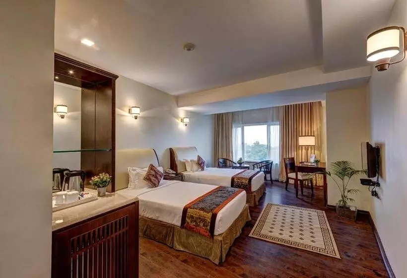 Hotelli The Fern Residency Galaxy Mall