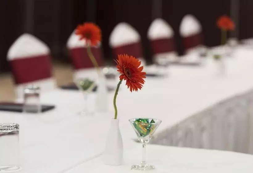 Hotelli The Fern Residency Galaxy Mall