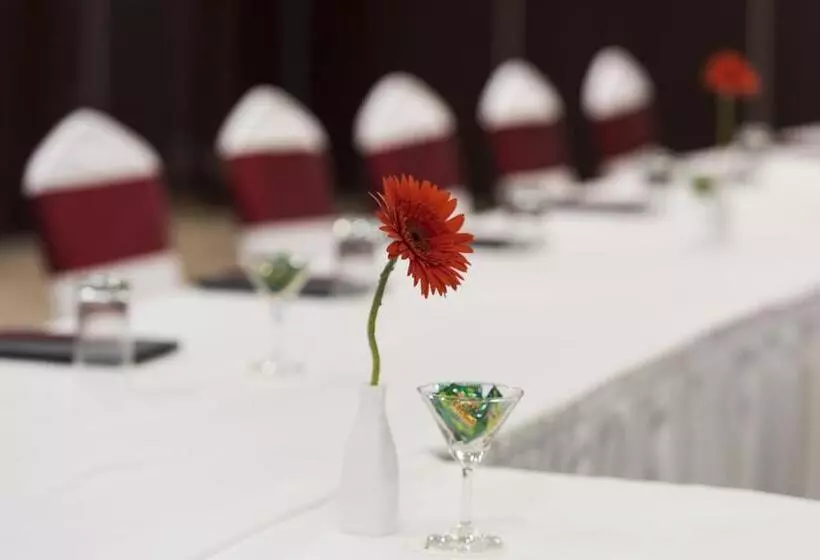 Hotelli The Fern Residency Galaxy Mall