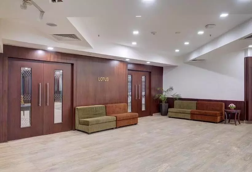 Hotelli The Fern Residency Galaxy Mall