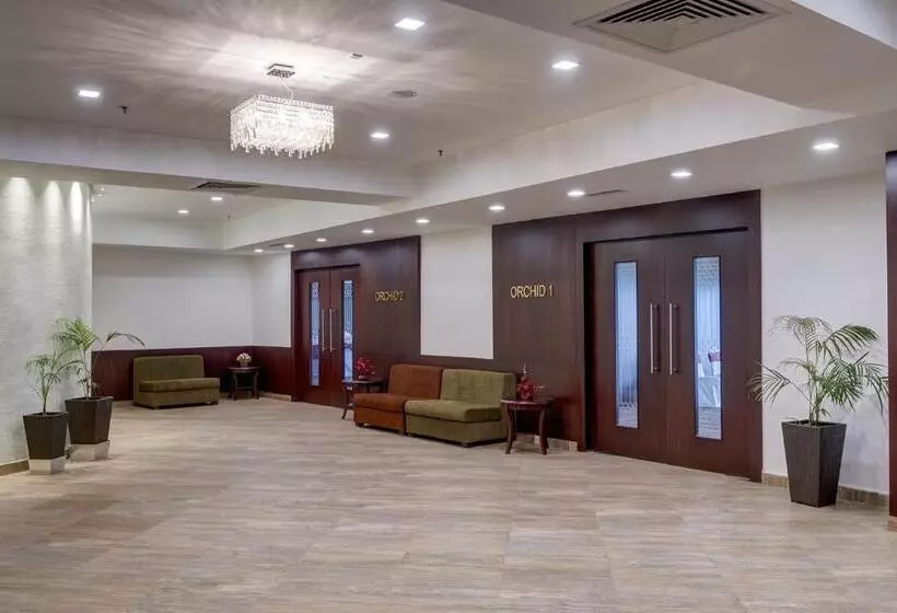 Hotelli The Fern Residency Galaxy Mall