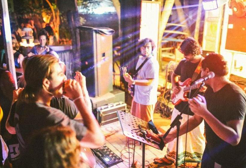 ペンション Dots Bay House