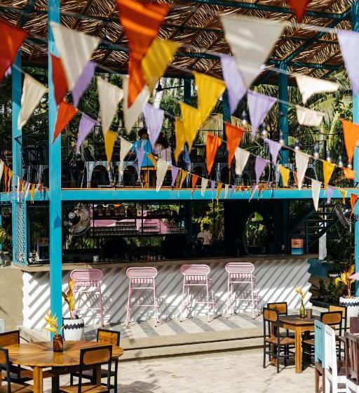 ペンション Dots Bay House