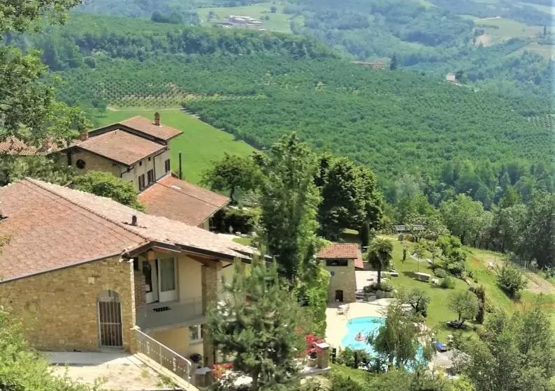 Aamiaismajoitus (B&B) Agriturismo Sondrea