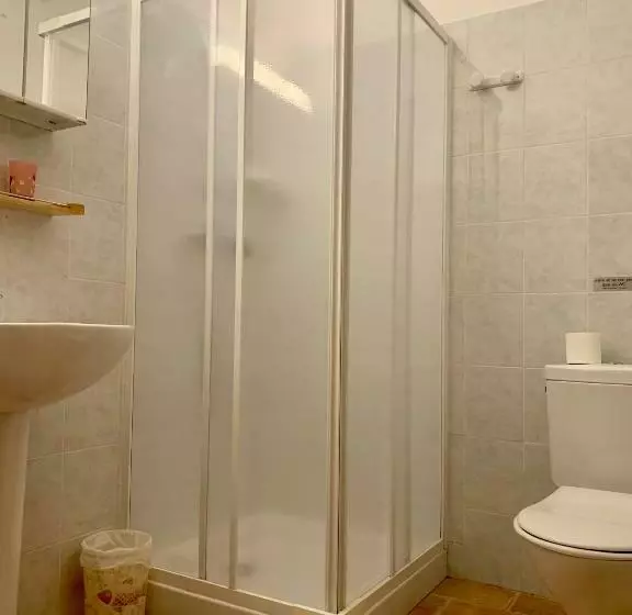 ベッドアンドブレックファースト L Ogliastru