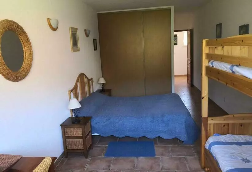 ベッドアンドブレックファースト L Ogliastru