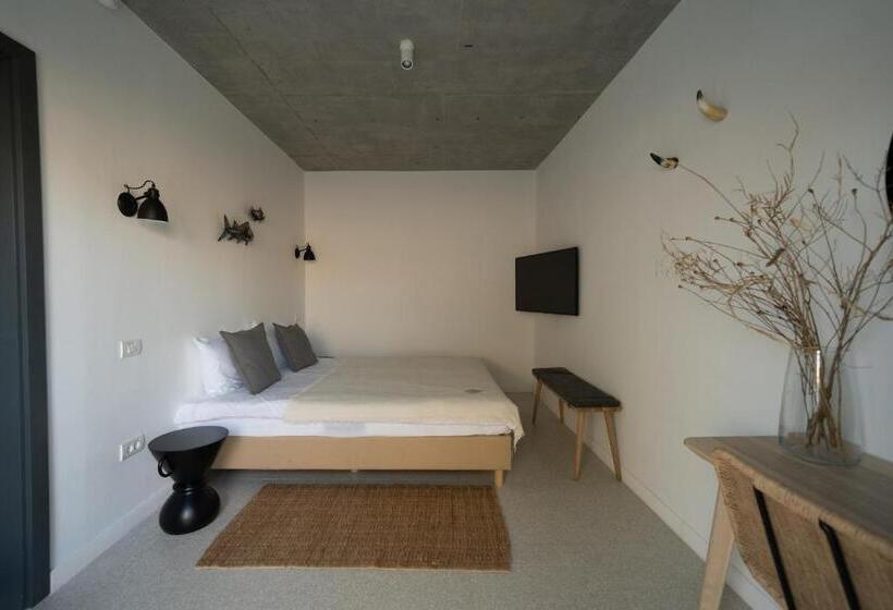 تختخواب و صبحانه The Pines Boutique Villa Vama Veche