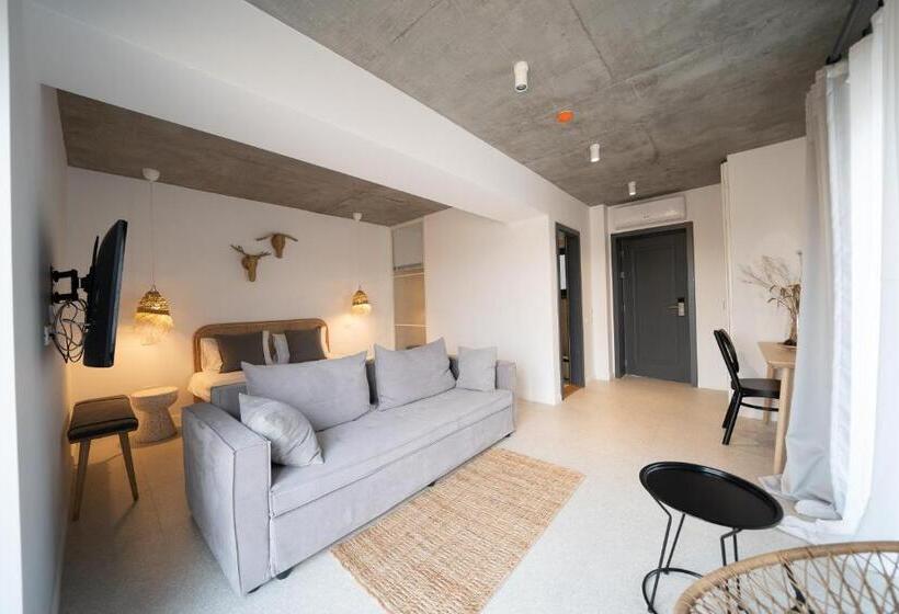 تختخواب و صبحانه The Pines Boutique Villa Vama Veche