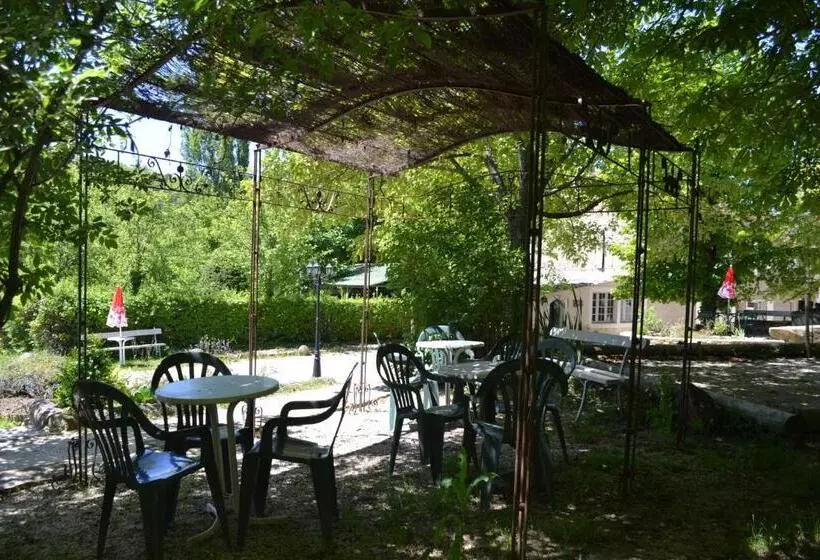 Hotelli Auberge Les Sibourgs