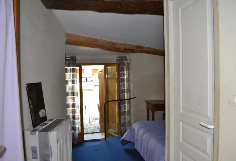 Hotelli Auberge Les Sibourgs