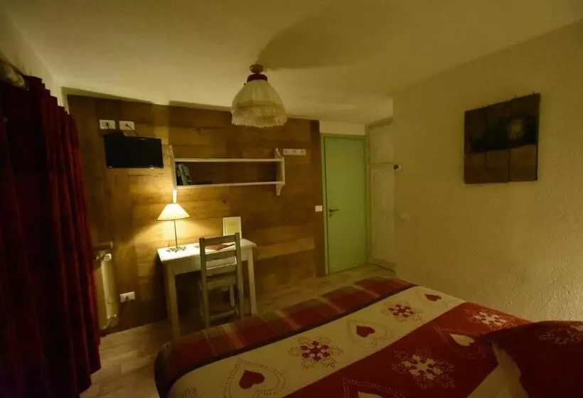 هتل Petit Dahu   Chambres Et Restaurant