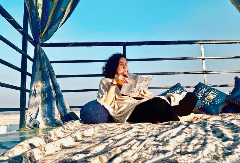 Live Free Hostel Varanasi