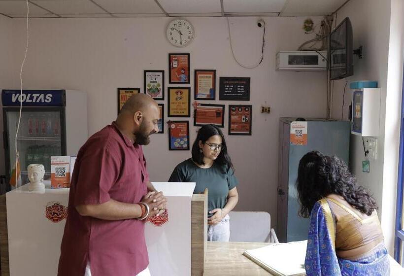 Live Free Hostel Varanasi