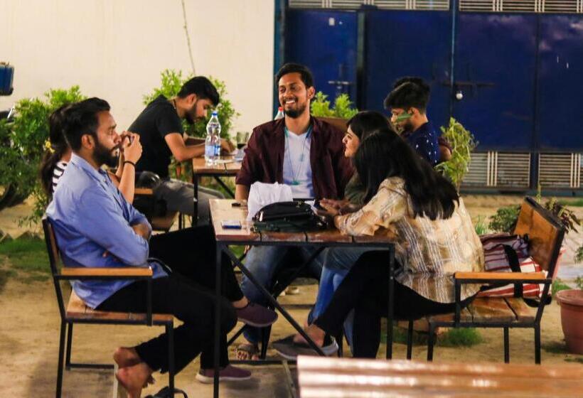 Live Free Hostel Varanasi