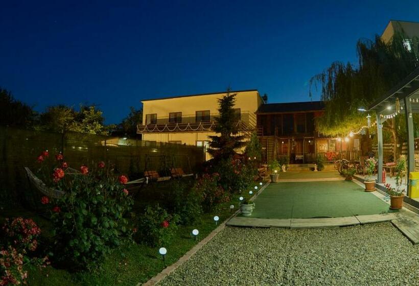 פנסיון Casa Rustica