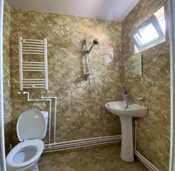 پانسیون Nino's Guest House