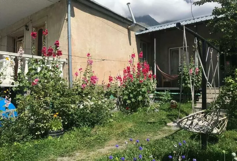 پانسیون Nino's Guest House
