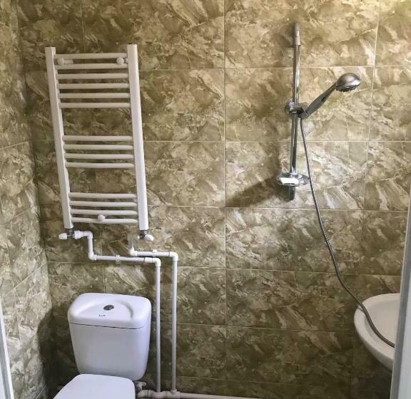 پانسیون Nino's Guest House