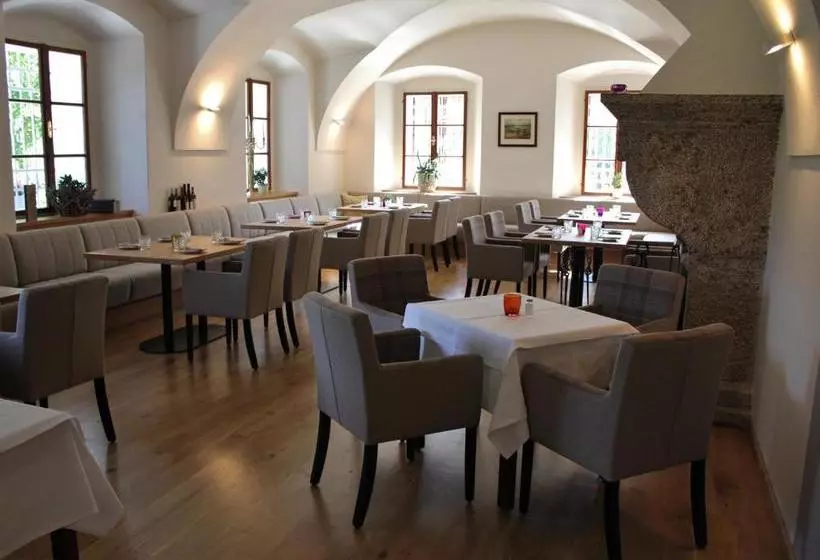 ペンション Suiten Schloss Finkenstein