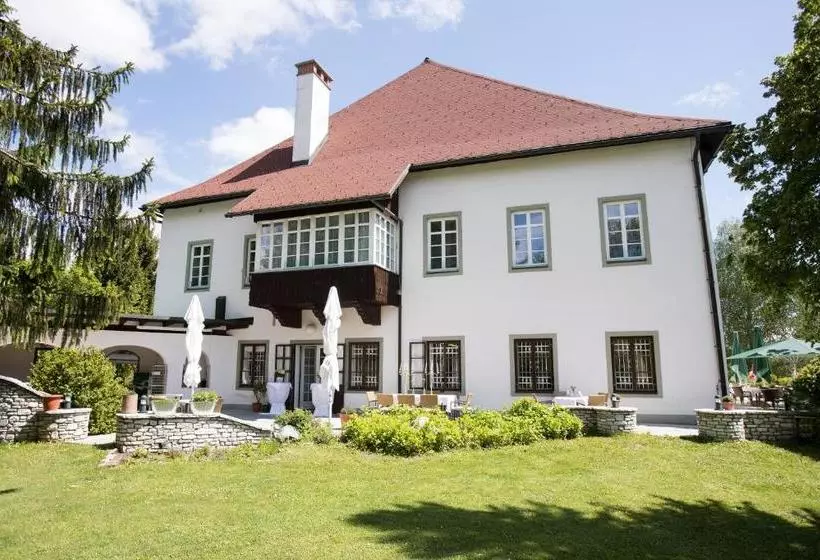 ペンション Suiten Schloss Finkenstein