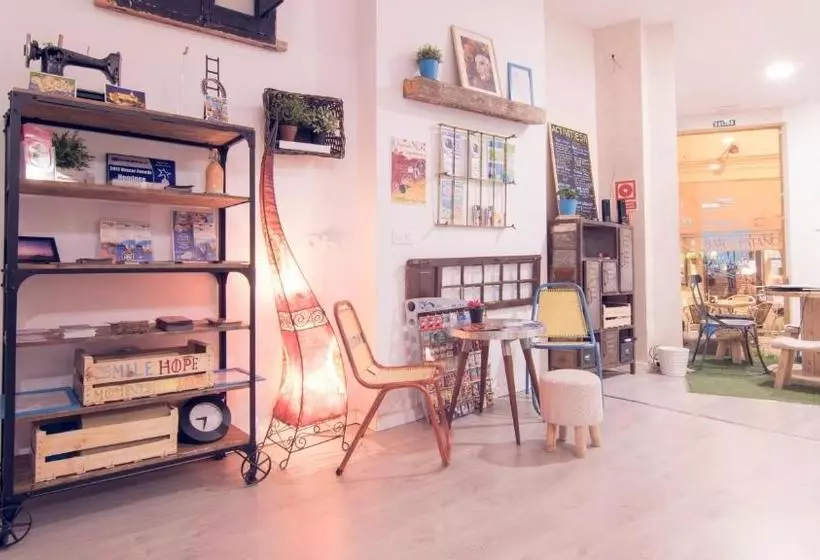 هاستل Isa Sevilla Suites