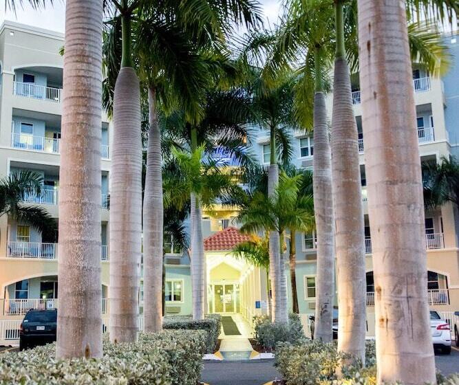 هتل Aquarius Vacation Club At Boqueron Beach Resort